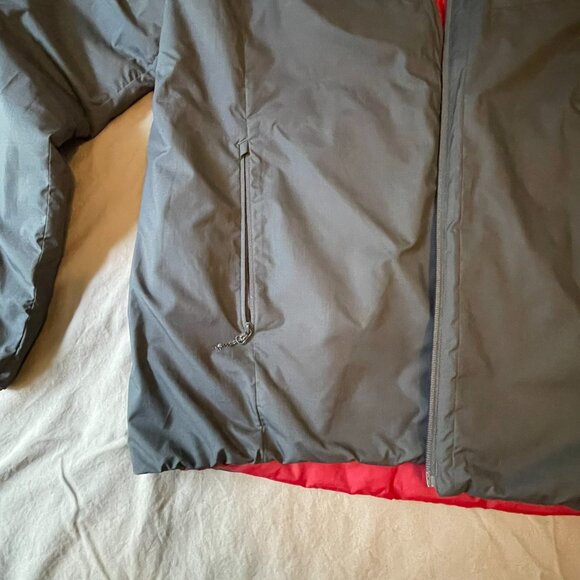 Salomon Men's Large Reversible Pertex Puffer, Gray/Red - Picture 5 of 8